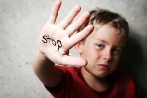 Selbstbehauptung lernen: Das magische Wort >>STOP<< für Kinder